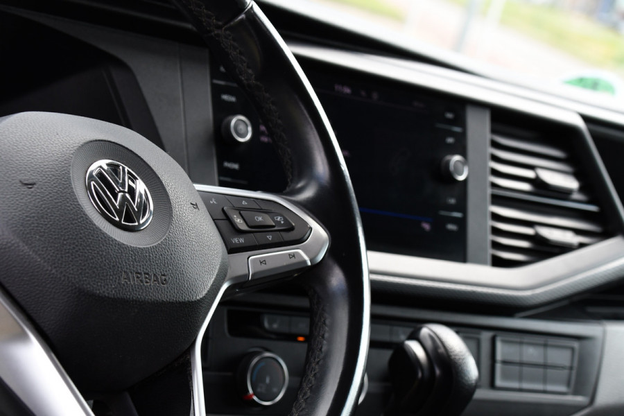 Volkswagen Transporter 2.0 TDI L2H1 30 Highline PB Edition Adaptieve Cruise, Carplay, Camera, 150pk, Automaat, LED, Multimedia, Sensoren, Uniek!