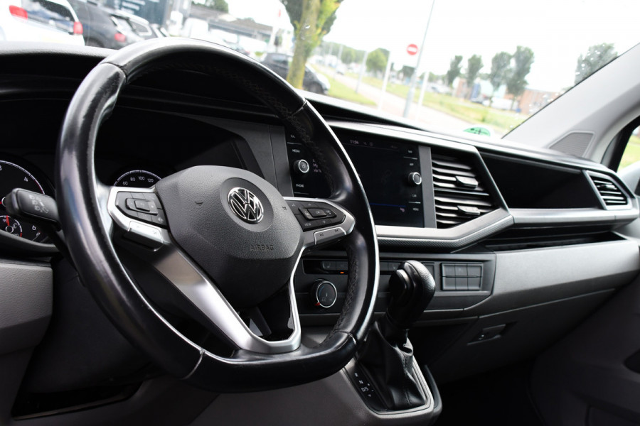 Volkswagen Transporter 2.0 TDI L2H1 30 Highline PB Edition Adaptieve Cruise, Carplay, Camera, 150pk, Automaat, LED, Multimedia, Sensoren, Uniek!