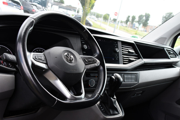 Volkswagen Transporter 2.0 TDI L2H1 30 Highline PB Edition Adaptieve Cruise, Carplay, Camera, 150pk, Automaat, LED, Multimedia, Sensoren, Uniek!
