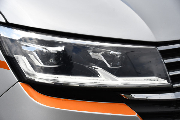 Volkswagen Transporter 2.0 TDI L2H1 30 Highline PB Edition Adaptieve Cruise, Carplay, Camera, 150pk, Automaat, LED, Multimedia, Sensoren, Uniek!