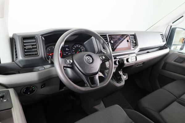 Volkswagen Crafter 35 2.0 TDI L3H3 Highline 140 pk Automaat | Navigatie | Parkeersensoren | Achteruitrijcamera | Cruise control |