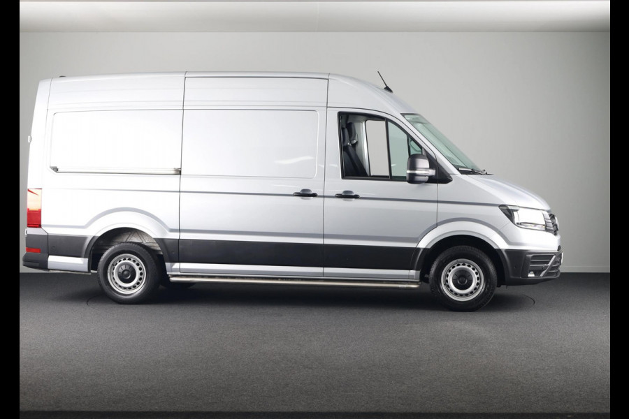 Volkswagen Crafter 35 2.0 TDI L3H3 Highline 140 pk Automaat | Navigatie | Parkeersensoren | Achteruitrijcamera | Cruise control |
