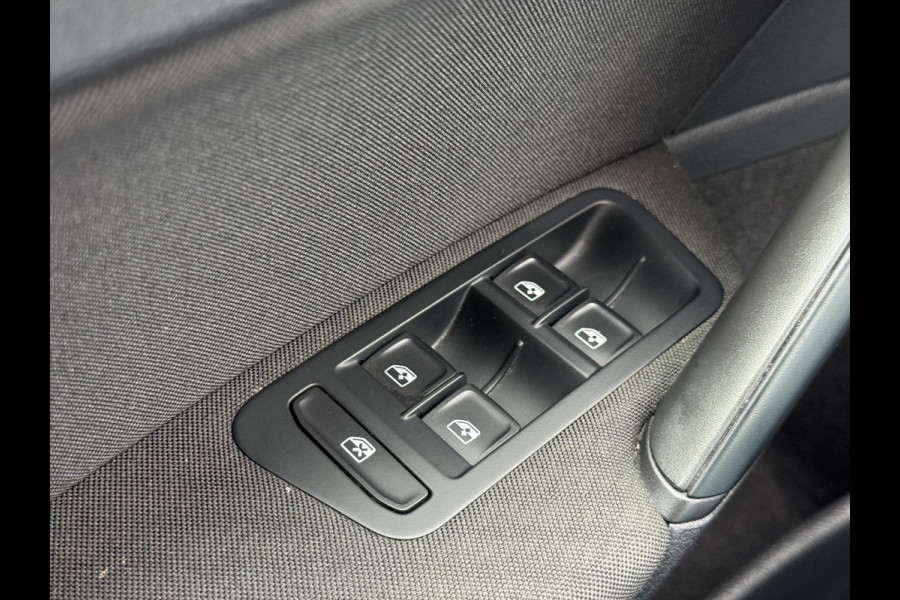 Volkswagen Golf 1.0 TSI Trendline 2e Eigenaar,Carplay,Navi,Clima,Cruise,Pdc V+A,Apk tot 03-2027