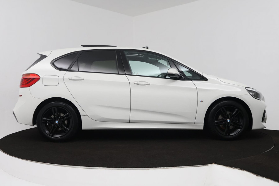 BMW 2 Serie Active Tourer 218i Executive (PANORAMADAK, NAVIGATIE, CAMERA, PDC, DEALER ONDERHOUDEN)