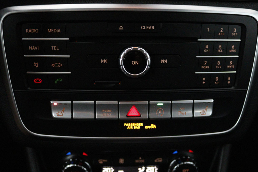 Mercedes-Benz GLA 200 Premium Plus (NAVIGATIE, STOELVERWARMING, CAMERA, PARKEERSENSOREN, LEDER, GOED ONDERHOUDEN)