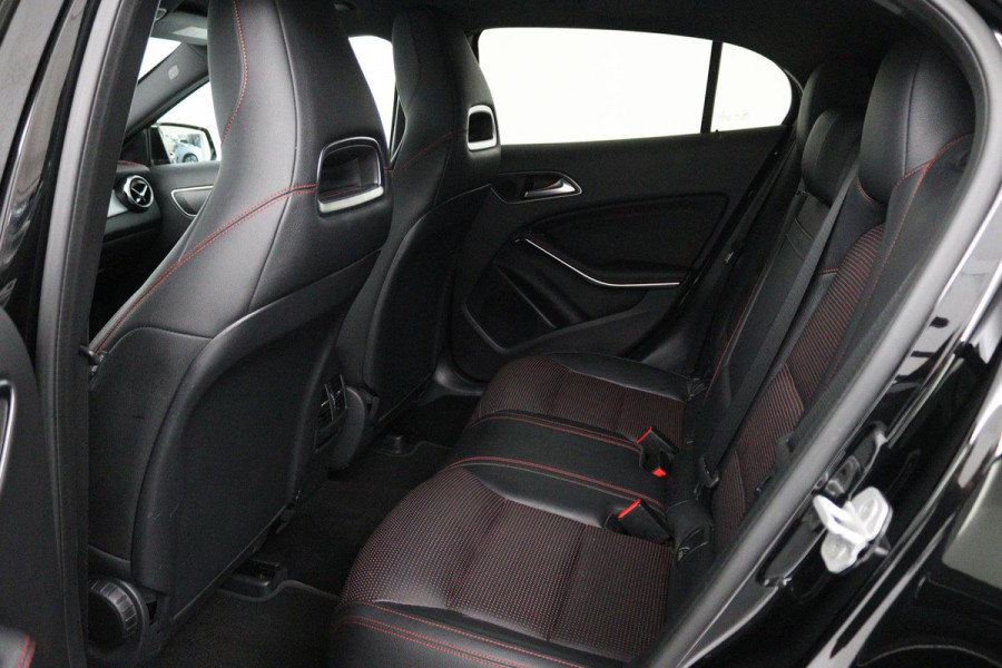 Mercedes-Benz GLA 200 Premium Plus (NAVIGATIE, STOELVERWARMING, CAMERA, PARKEERSENSOREN, LEDER, GOED ONDERHOUDEN)