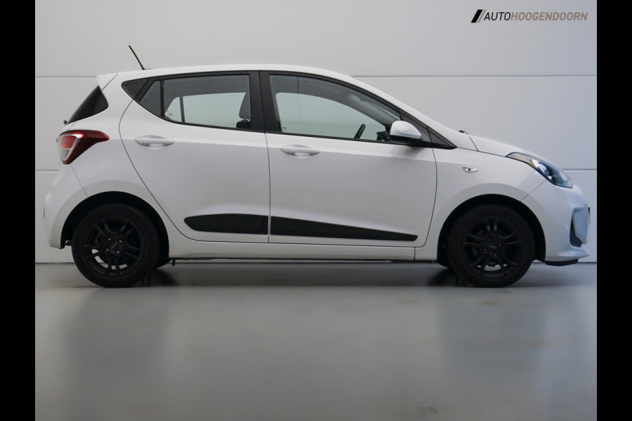 Hyundai i10 1.0i Go! Sport Edition (APPLE CARPLAY,LED,NAVIGATIE,CRUISE,AIRCO,LM-VELGEN,NIEUWE APK,TOPCONDITIE)
