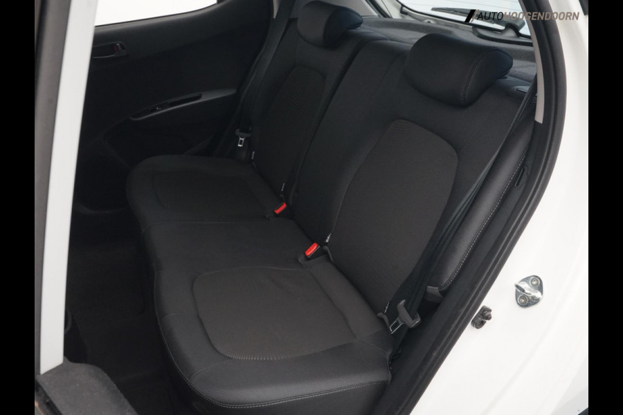 Hyundai i10 1.0i Go! Sport Edition (APPLE CARPLAY,LED,NAVIGATIE,CRUISE,AIRCO,LM-VELGEN,NIEUWE APK,TOPCONDITIE)