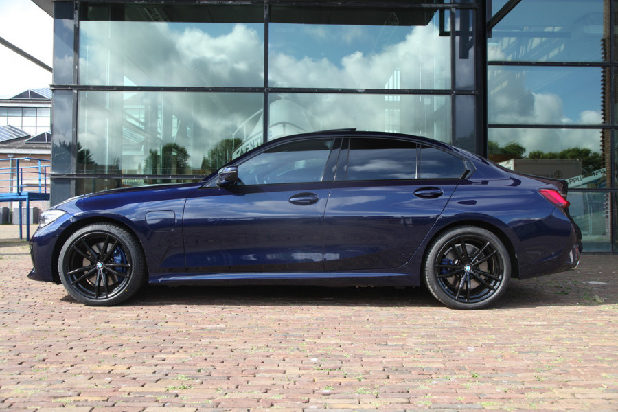 BMW 3-serie 330e M Sport HD/Adaptive/trekhaak/laser/Memory