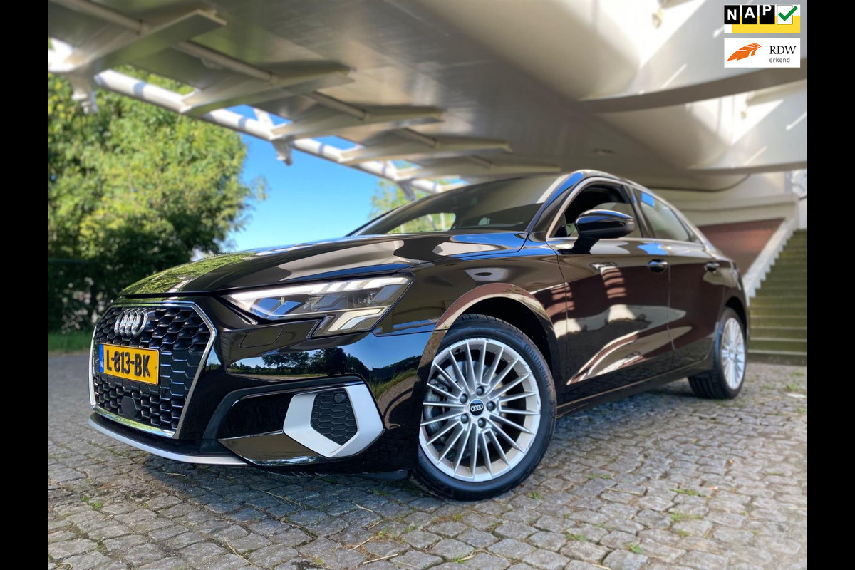 Audi A3 Limousine 30 TFSI Business edition Virtual Carplay Navi