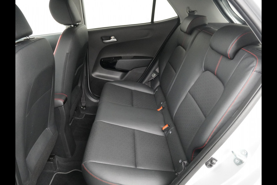 Kia Picanto 1.0 DPi GT-Line Apple Carplay/Android Auto - Cruise Control - Climate Control - Lederen bekleding - Navigatie - Achteruitrijcamera Fabrieksgarantie tot 06-2031