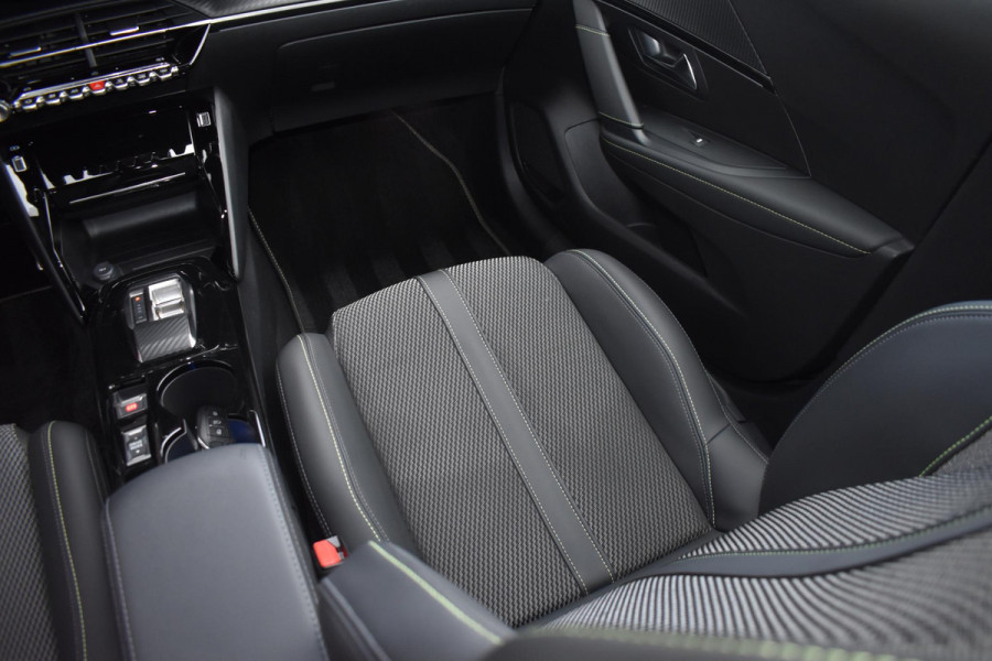 Peugeot 208 Hybrid 136PK Aut. GT | Navi | 360 camera | Incl. garantie