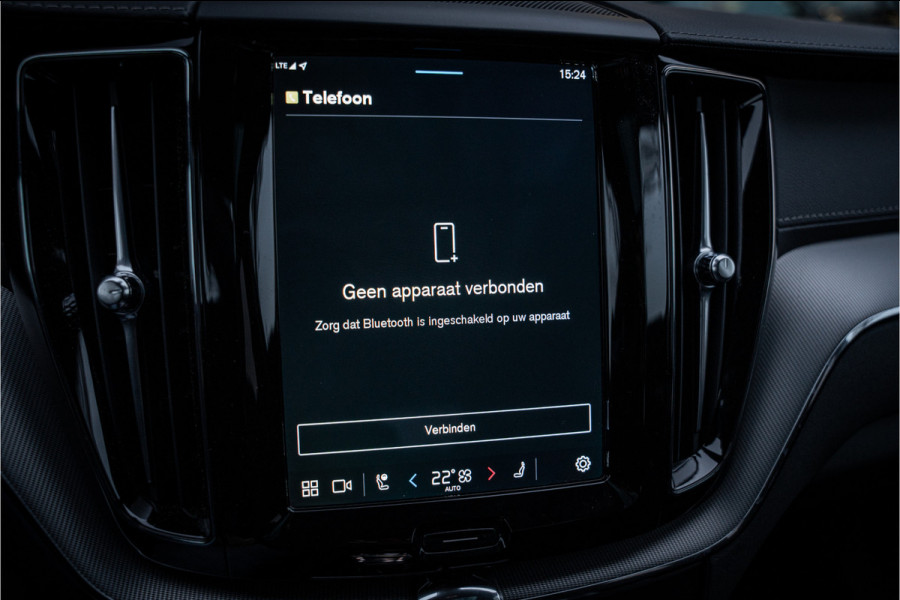 Volvo XC60 2.0 T6 Plug-in hybrid AWD Ultimate Black Edition ** Trekhaak ** Ventilatie ** Panodak ** B&W ** 12-2024!!