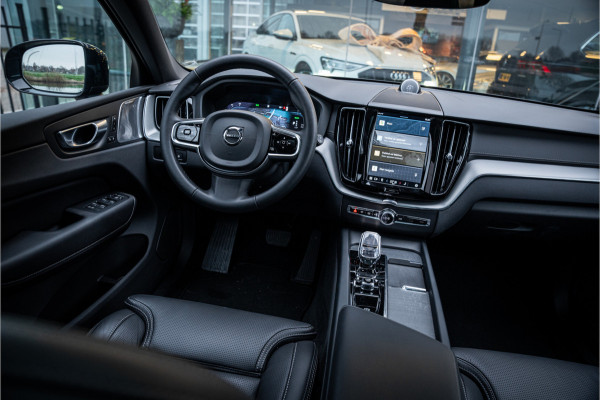 Volvo XC60 2.0 T6 Plug-in hybrid AWD Ultimate Black Edition ** Trekhaak ** Ventilatie ** Panodak ** B&W ** 12-2024!!