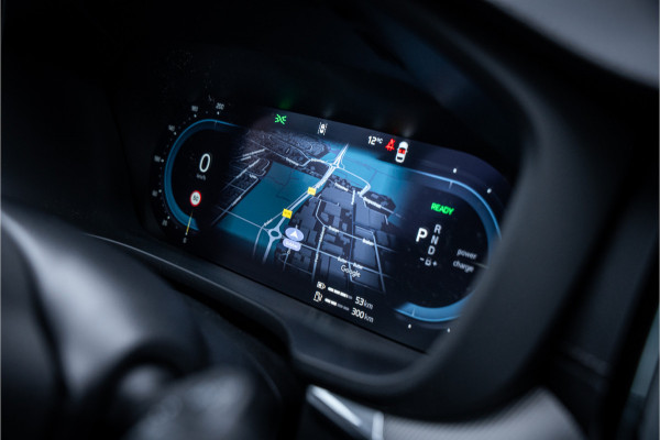 Volvo XC60 2.0 T6 Plug-in hybrid AWD Ultimate Black Edition ** Trekhaak ** Ventilatie ** Panodak ** B&W ** 12-2024!!