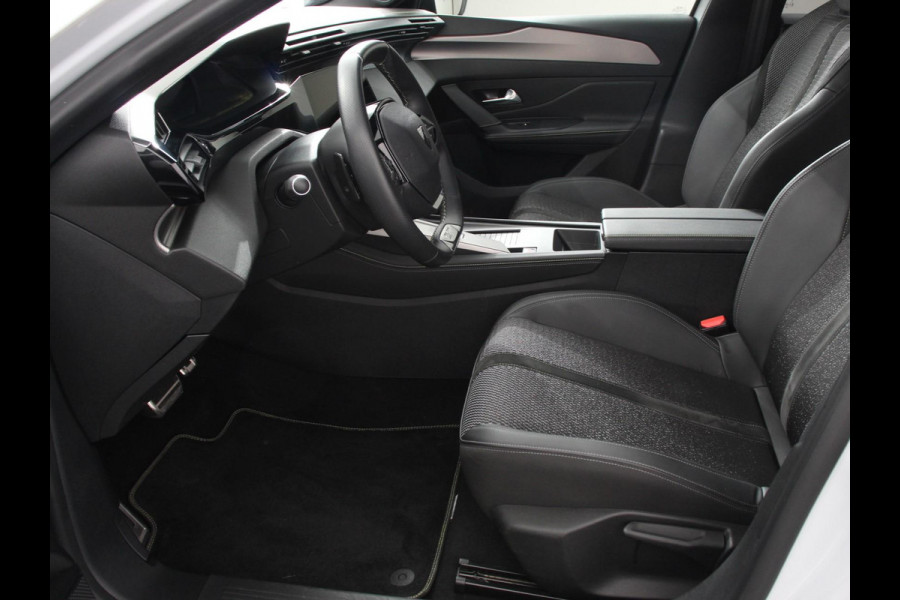 Peugeot 308 1.2 PureTech GT Climate control Adaptive cruise control Parkeersensoren Achteruitrijcamera Navigatie Voorstoelen verwarmd LED Apple Carplay/ Android Auto
