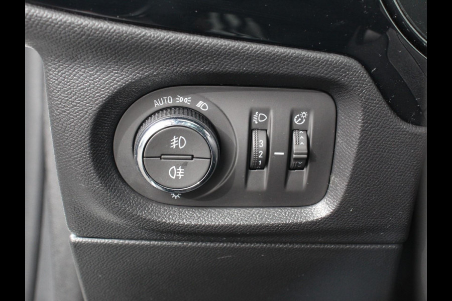 Opel Corsa 1.2 GS Achteruitrij camera Parkeersensoren Cruise control LED Verwarmde voorstoelen Stuurwiel verwarmd Climate control Apple carplay/ Android Auto