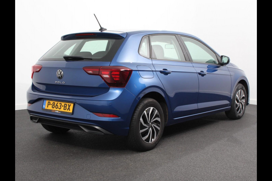 Volkswagen Polo 1.0 TSI Life | DEMO ! | Nieuw model Navigatie Digitale Cockpit Airco Parkeer sensoren V+A | LED Lichtmetalen Velgen