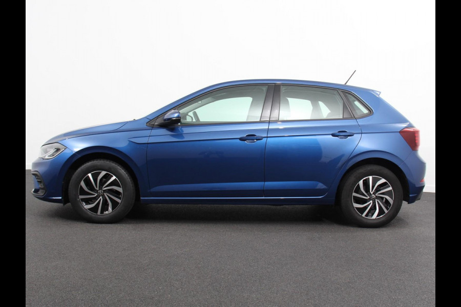 Volkswagen Polo 1.0 TSI Life | DEMO ! | Nieuw model Navigatie Digitale Cockpit Airco Parkeer sensoren V+A | LED Lichtmetalen Velgen