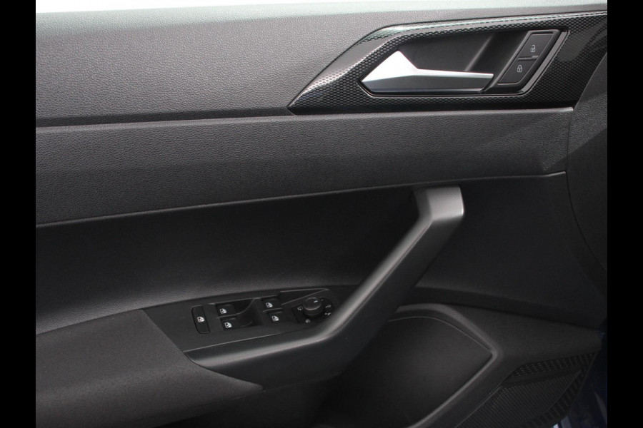 Volkswagen Polo 1.0 TSI Life | DEMO ! | Nieuw model Navigatie Digitale Cockpit Airco Parkeer sensoren V+A | LED Lichtmetalen Velgen