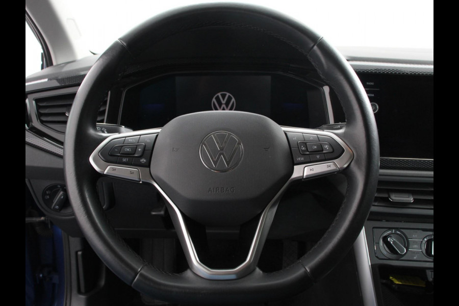 Volkswagen Polo 1.0 TSI Life | DEMO ! | Nieuw model Navigatie Digitale Cockpit Airco Parkeer sensoren V+A | LED Lichtmetalen Velgen