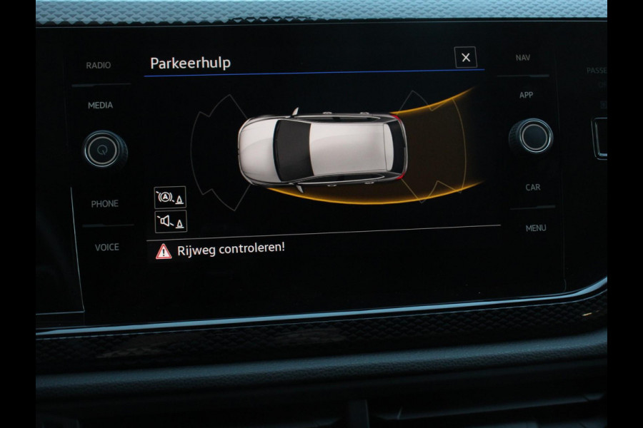 Volkswagen Polo 1.0 TSI Life | DEMO ! | Nieuw model Navigatie Digitale Cockpit Airco Parkeer sensoren V+A | LED Lichtmetalen Velgen