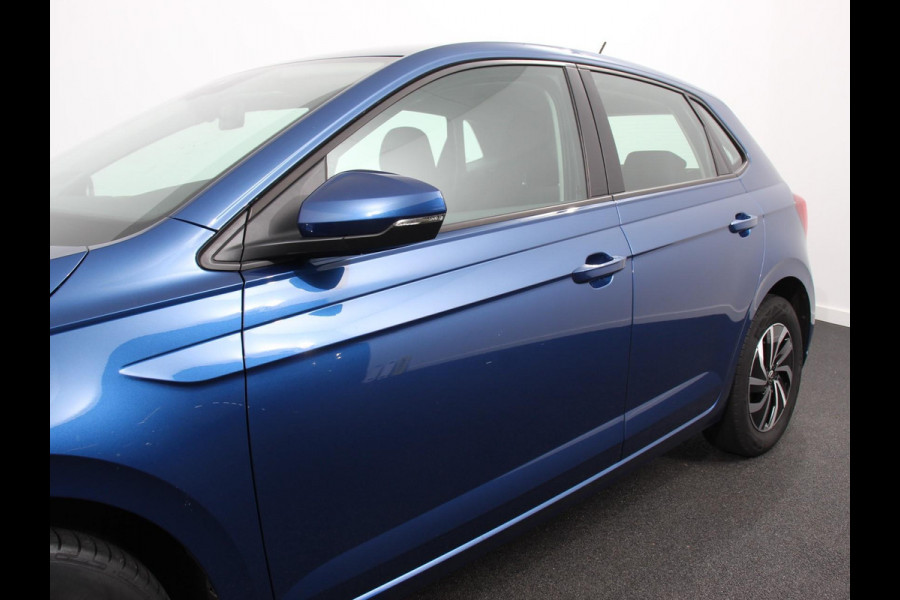 Volkswagen Polo 1.0 TSI Life | DEMO ! | Nieuw model Navigatie Digitale Cockpit Airco Parkeer sensoren V+A | LED Lichtmetalen Velgen