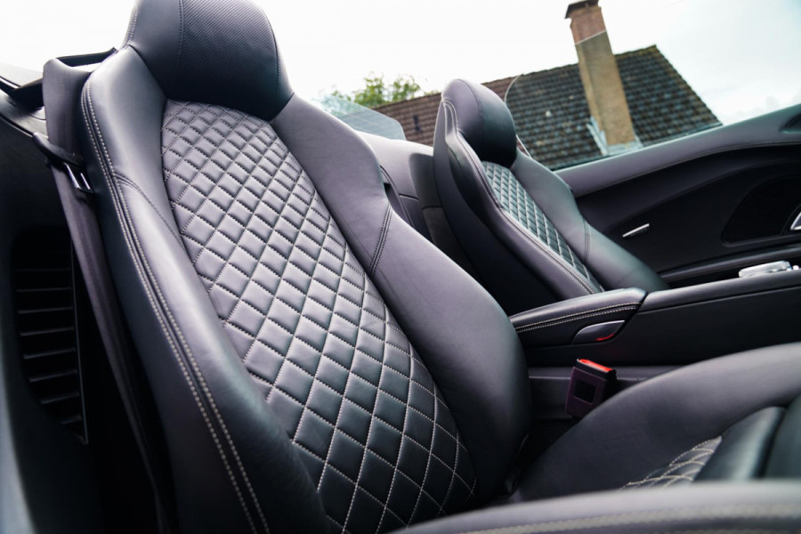Audi R8 5.2 FSI Quattro Plus | Carbon |Audi Exclusive | Dealer onderhouden | PPF | RS-Zetels | RS Sportstuur | Bang&Olufsen | LED