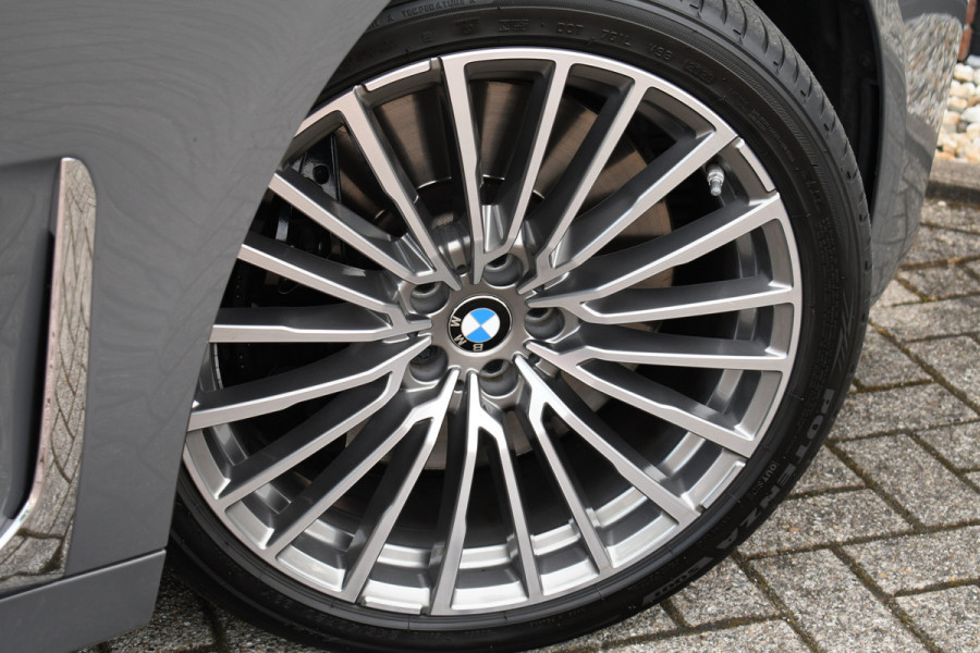 BMW 7 Serie M760Li xDrive 6.6 V12 | NL-auto | Bernina-grau | NP 262K | LCI