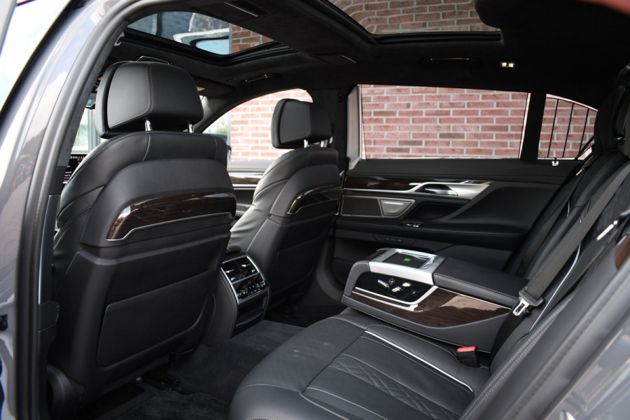 BMW 7 Serie M760Li xDrive 6.6 V12 | NL-auto | Bernina-grau | NP 262K | LCI
