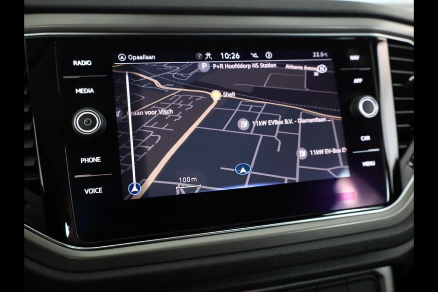 Volkswagen T-Roc 1.5 TSI Style 150 pk Automaat (DSG) | Navigatie | Parkeersensoren | Achteruitrijcamera | Adaptieve cruise control | Autom. airco | Apple Carplay/Android Auto |