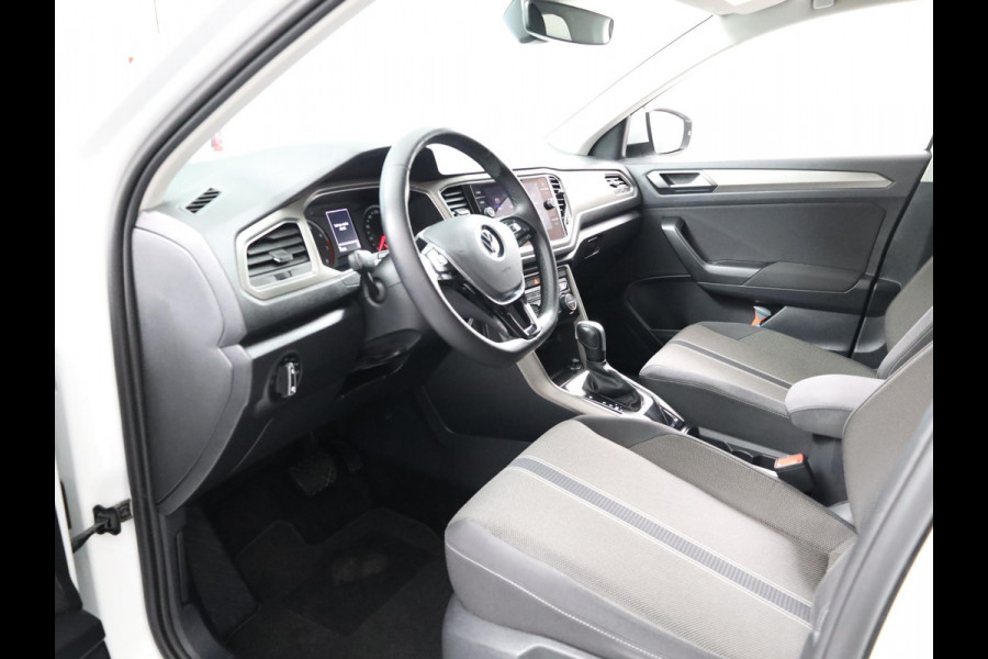 Volkswagen T-Roc 1.5 TSI Style 150 pk Automaat (DSG) | Navigatie | Parkeersensoren | Achteruitrijcamera | Adaptieve cruise control | Autom. airco | Apple Carplay/Android Auto |