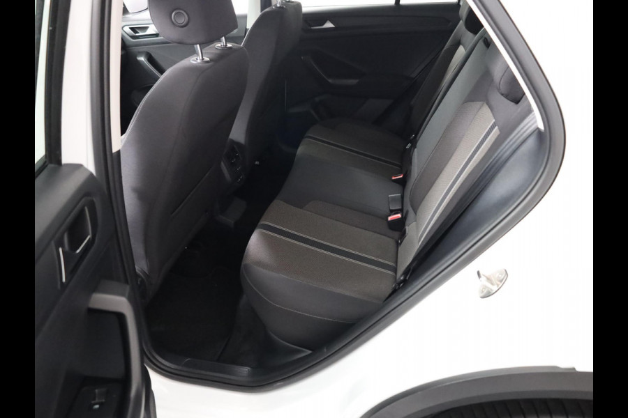 Volkswagen T-Roc 1.5 TSI Style 150 pk Automaat (DSG) | Navigatie | Parkeersensoren | Achteruitrijcamera | Adaptieve cruise control | Autom. airco | Apple Carplay/Android Auto |