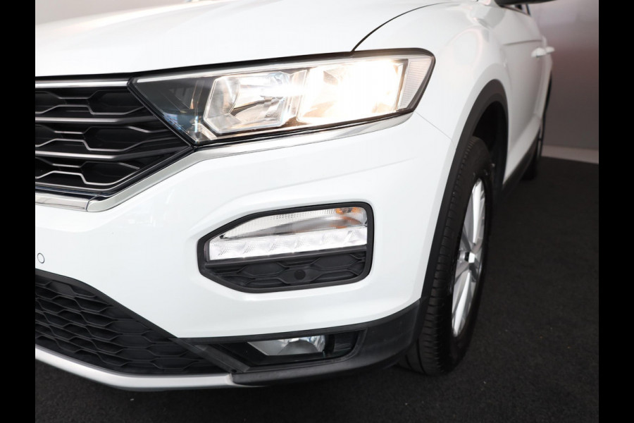 Volkswagen T-Roc 1.5 TSI Style 150 pk Automaat (DSG) | Navigatie | Parkeersensoren | Achteruitrijcamera | Adaptieve cruise control | Autom. airco | Apple Carplay/Android Auto |