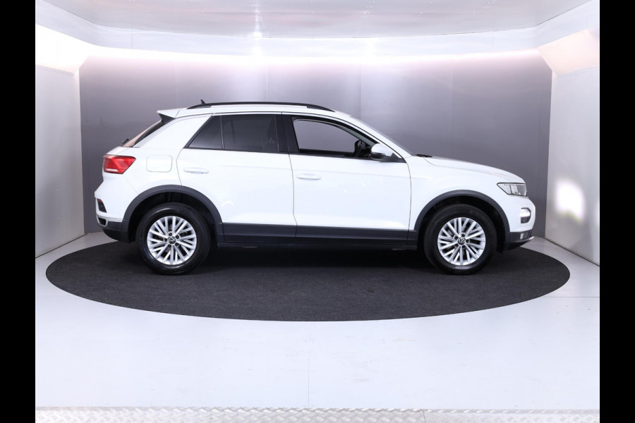 Volkswagen T-Roc 1.5 TSI Style 150 pk Automaat (DSG) | Navigatie | Parkeersensoren | Achteruitrijcamera | Adaptieve cruise control | Autom. airco | Apple Carplay/Android Auto |