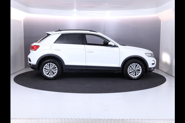 Volkswagen T-Roc 1.5 TSI Style 150 pk Automaat (DSG) | Navigatie | Parkeersensoren | Achteruitrijcamera | Adaptieve cruise control | Autom. airco | Apple Carplay/Android Auto |
