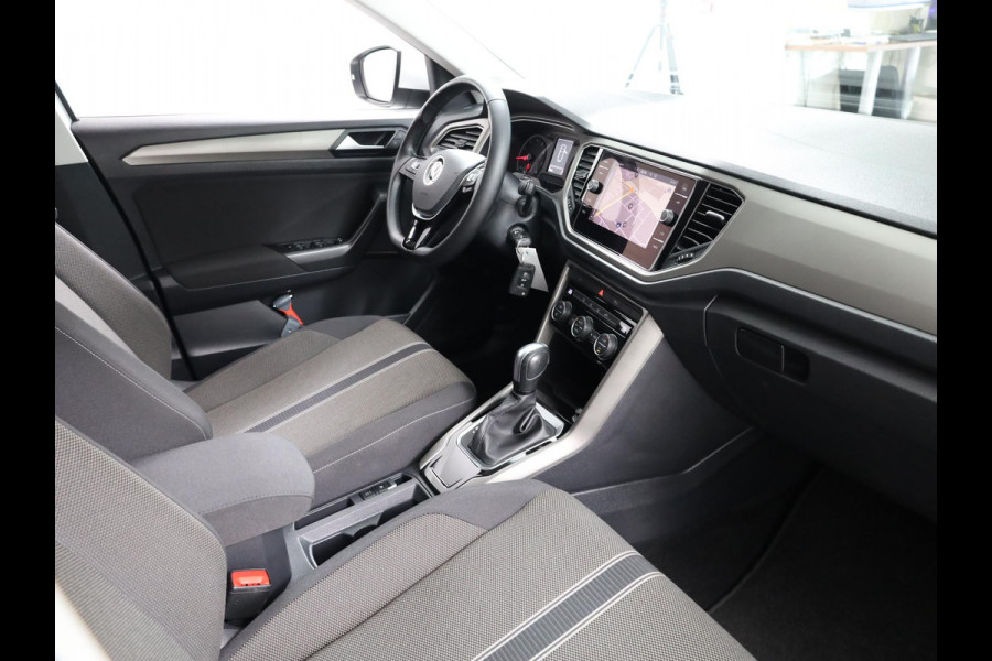 Volkswagen T-Roc 1.5 TSI Style 150 pk Automaat (DSG) | Navigatie | Parkeersensoren | Achteruitrijcamera | Adaptieve cruise control | Autom. airco | Apple Carplay/Android Auto |