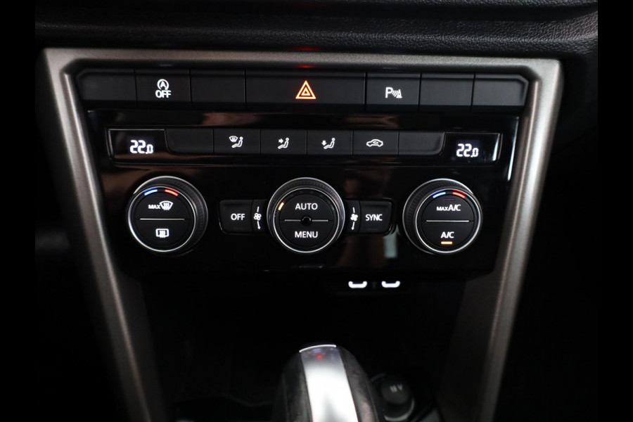 Volkswagen T-Roc 1.5 TSI Style 150 pk Automaat (DSG) | Navigatie | Parkeersensoren | Achteruitrijcamera | Adaptieve cruise control | Autom. airco | Apple Carplay/Android Auto |