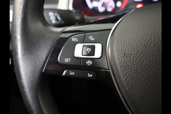 Volkswagen T-Roc 1.5 TSI Style 150 pk Automaat (DSG) | Navigatie | Parkeersensoren | Achteruitrijcamera | Adaptieve cruise control | Autom. airco | Apple Carplay/Android Auto |