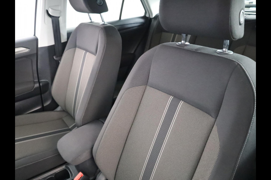 Volkswagen T-Roc 1.5 TSI Style 150 pk Automaat (DSG) | Navigatie | Parkeersensoren | Achteruitrijcamera | Adaptieve cruise control | Autom. airco | Apple Carplay/Android Auto |