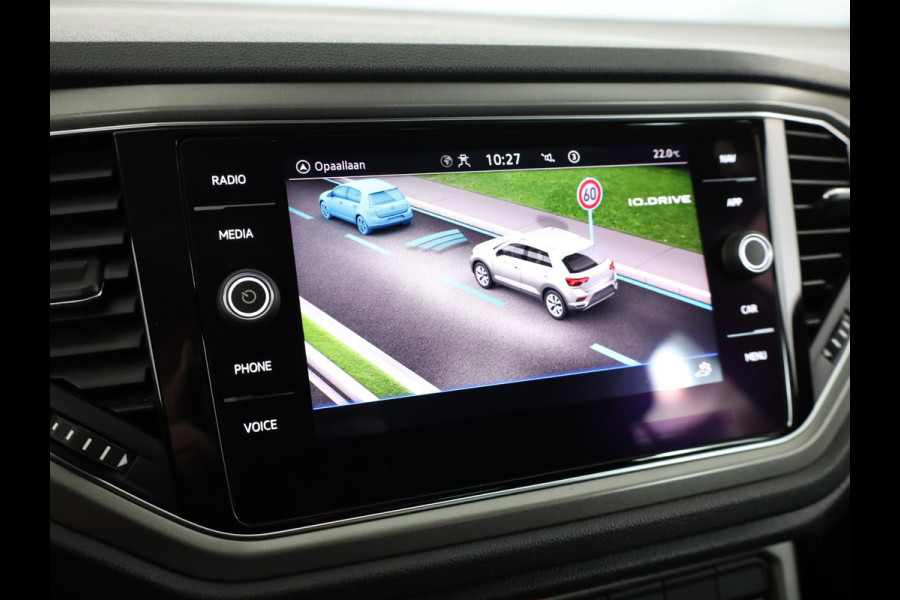 Volkswagen T-Roc 1.5 TSI Style 150 pk Automaat (DSG) | Navigatie | Parkeersensoren | Achteruitrijcamera | Adaptieve cruise control | Autom. airco | Apple Carplay/Android Auto |
