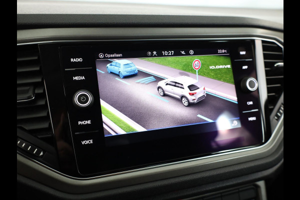 Volkswagen T-Roc 1.5 TSI Style 150 pk Automaat (DSG) | Navigatie | Parkeersensoren | Achteruitrijcamera | Adaptieve cruise control | Autom. airco | Apple Carplay/Android Auto |