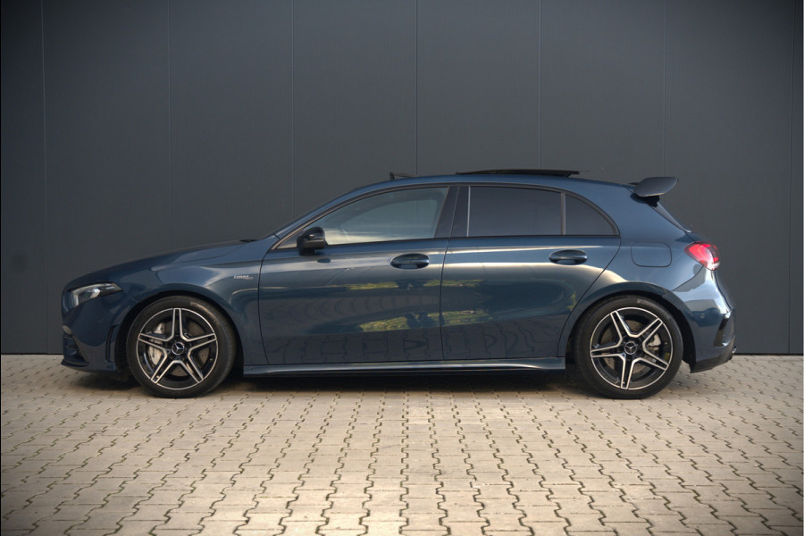 Mercedes-Benz A-Klasse AMG 35 4MATIC | Panoramadak | Burmester | Stoelverwarming | Keyless | Aero pack | Adaptive Cruise Control | Ambiance verlichting | Camera | Driving Assistant | DAB | LED