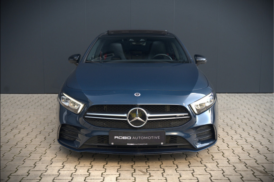 Mercedes-Benz A-Klasse AMG 35 4MATIC | Panoramadak | Burmester | Stoelverwarming | Keyless | Aero pack | Adaptive Cruise Control | Ambiance verlichting | Camera | Driving Assistant | DAB | LED