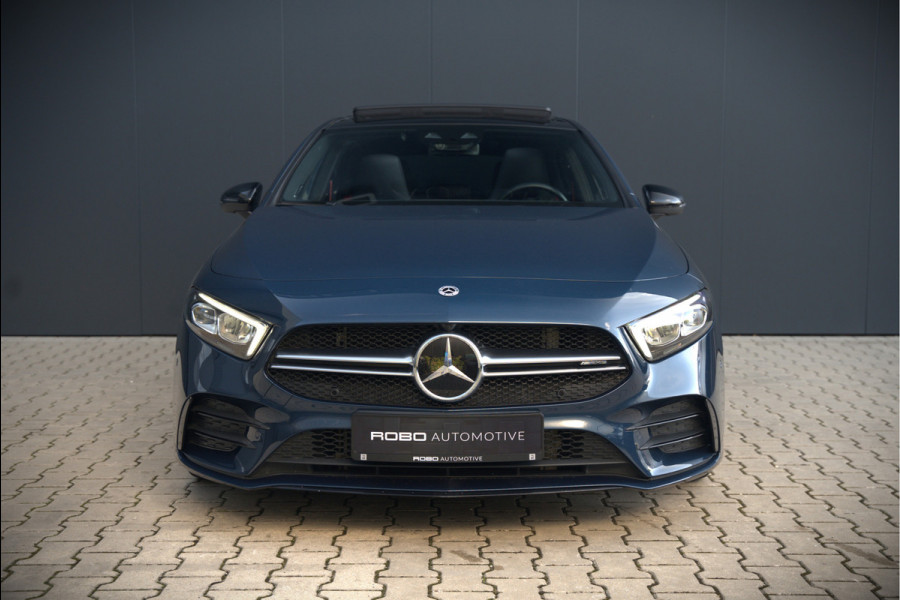 Mercedes-Benz A-Klasse AMG 35 4MATIC | Panoramadak | Burmester | Stoelverwarming | Keyless | Aero pack | Adaptive Cruise Control | Ambiance verlichting | Camera | Driving Assistant | DAB | LED