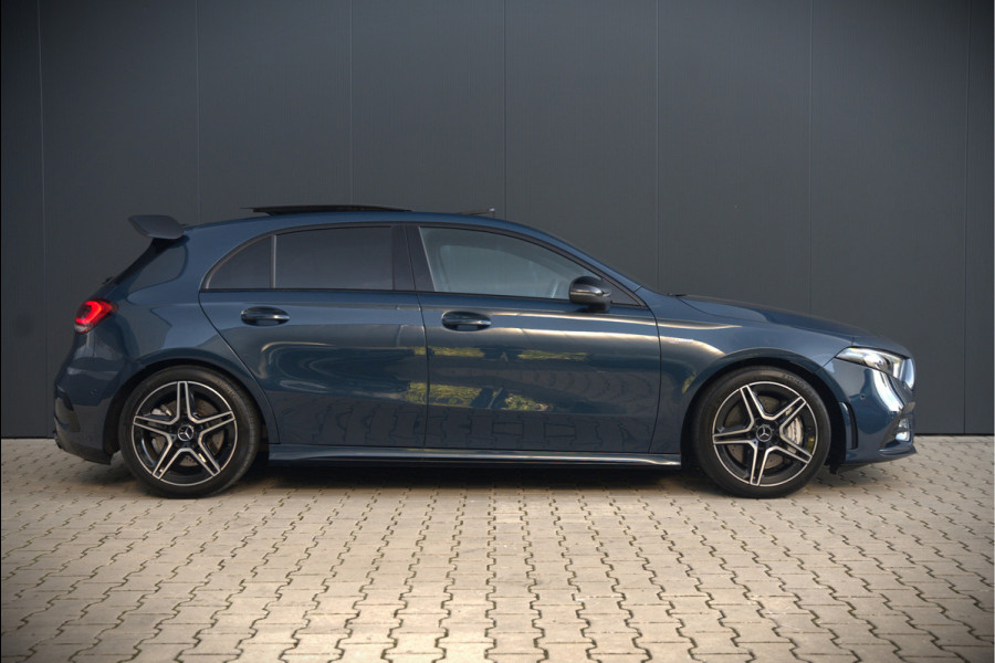 Mercedes-Benz A-Klasse AMG 35 4MATIC | Panoramadak | Burmester | Stoelverwarming | Keyless | Aero pack | Adaptive Cruise Control | Ambiance verlichting | Camera | Driving Assistant | DAB | LED