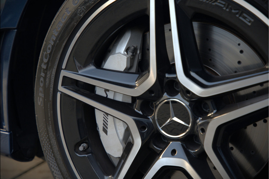 Mercedes-Benz A-Klasse AMG 35 4MATIC | Panoramadak | Burmester | Stoelverwarming | Keyless | Aero pack | Adaptive Cruise Control | Ambiance verlichting | Camera | Driving Assistant | DAB | LED