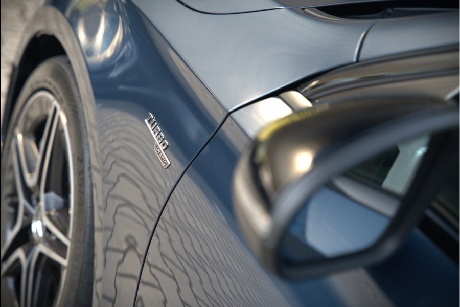 Mercedes-Benz A-Klasse AMG 35 4MATIC | Panoramadak | Burmester | Stoelverwarming | Keyless | Aero pack | Adaptive Cruise Control | Ambiance verlichting | Camera | Driving Assistant | DAB | LED
