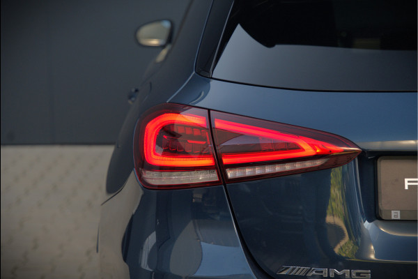 Mercedes-Benz A-Klasse AMG 35 4MATIC | Panoramadak | Burmester | Stoelverwarming | Keyless | Aero pack | Adaptive Cruise Control | Ambiance verlichting | Camera | Driving Assistant | DAB | LED