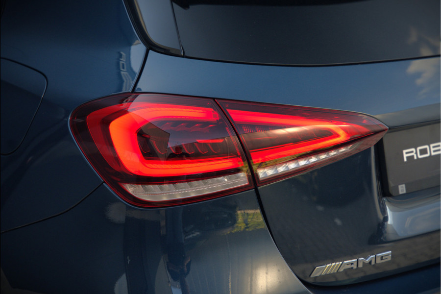 Mercedes-Benz A-Klasse AMG 35 4MATIC | Panoramadak | Burmester | Stoelverwarming | Keyless | Aero pack | Adaptive Cruise Control | Ambiance verlichting | Camera | Driving Assistant | DAB | LED